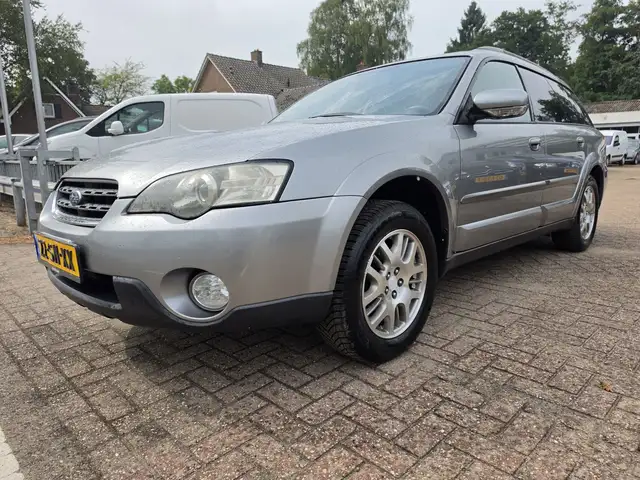 Subaru OUTBACK 2.5i Comfort 4WD ( BENZINE /LPG)