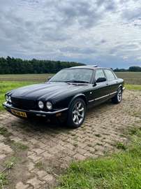 Jaguar XJ8 3.2 V8 X308, Automaat, Zwart recent APK