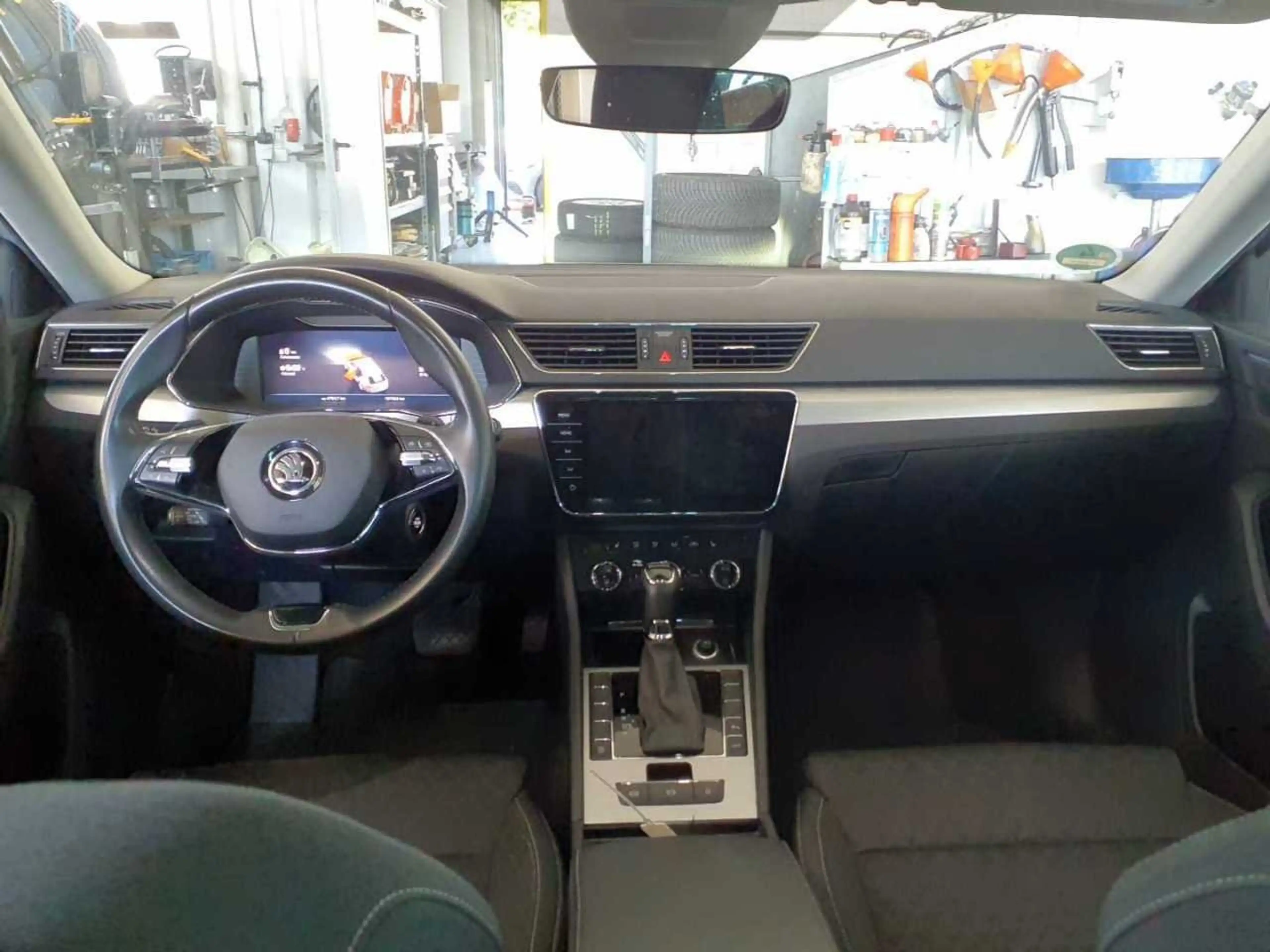 Skoda Superb Combi 2.0 TDI Ambition Virtual AHK StHz — photo 6