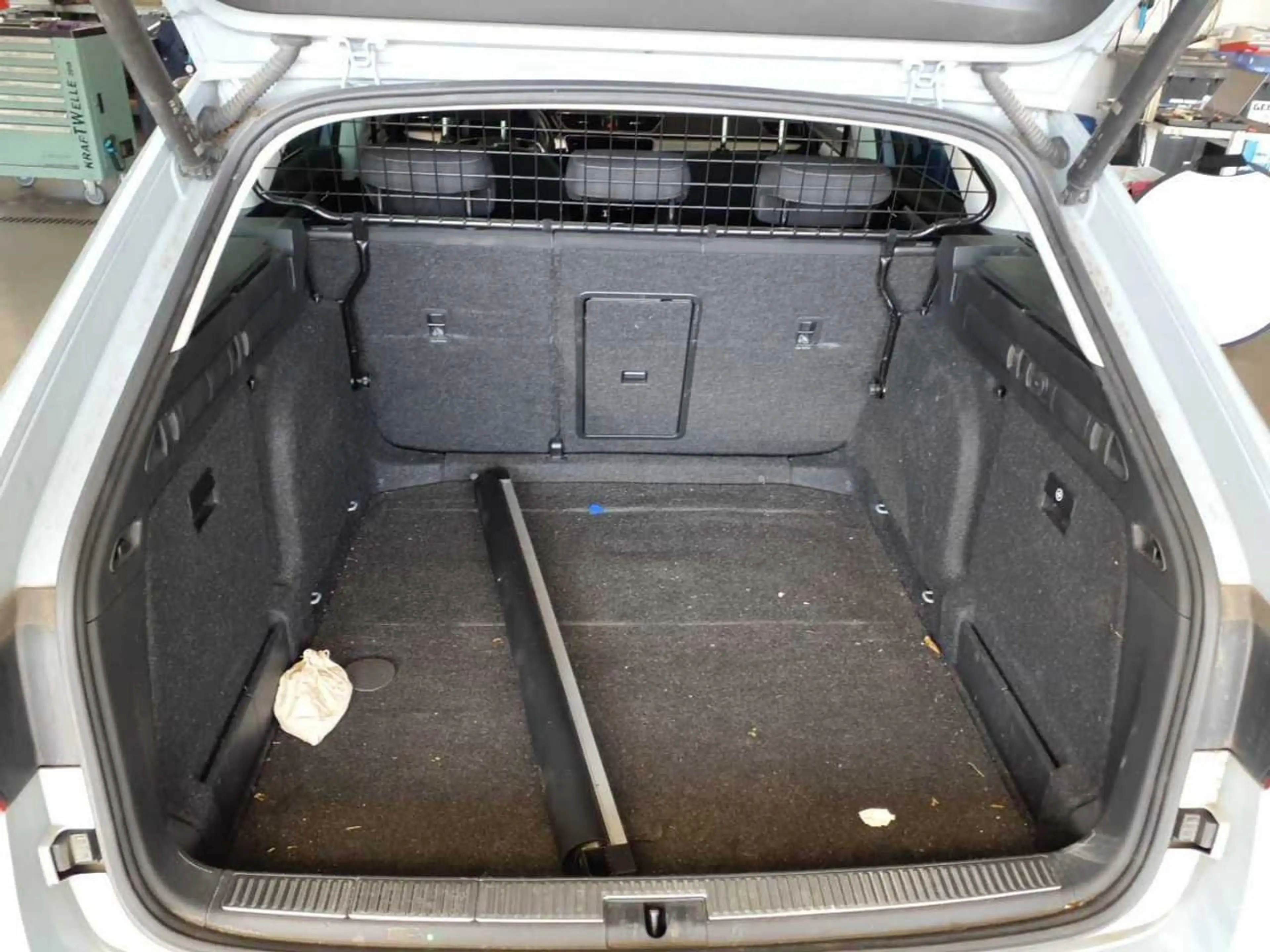 Skoda Superb Combi 2.0 TDI Ambition Virtual AHK StHz — photo 13