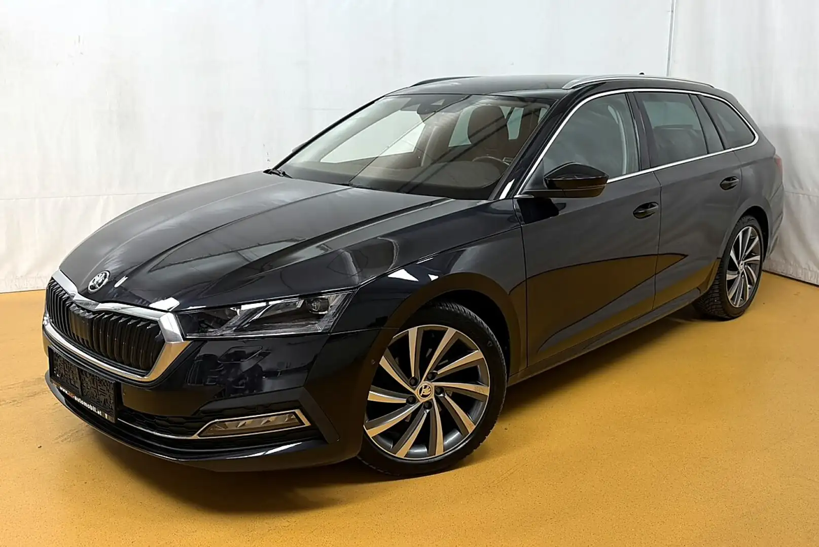 Skoda Octavia Combi 2,0 TDI Style DSG-Leder_Matrix_ Schwarz - 1