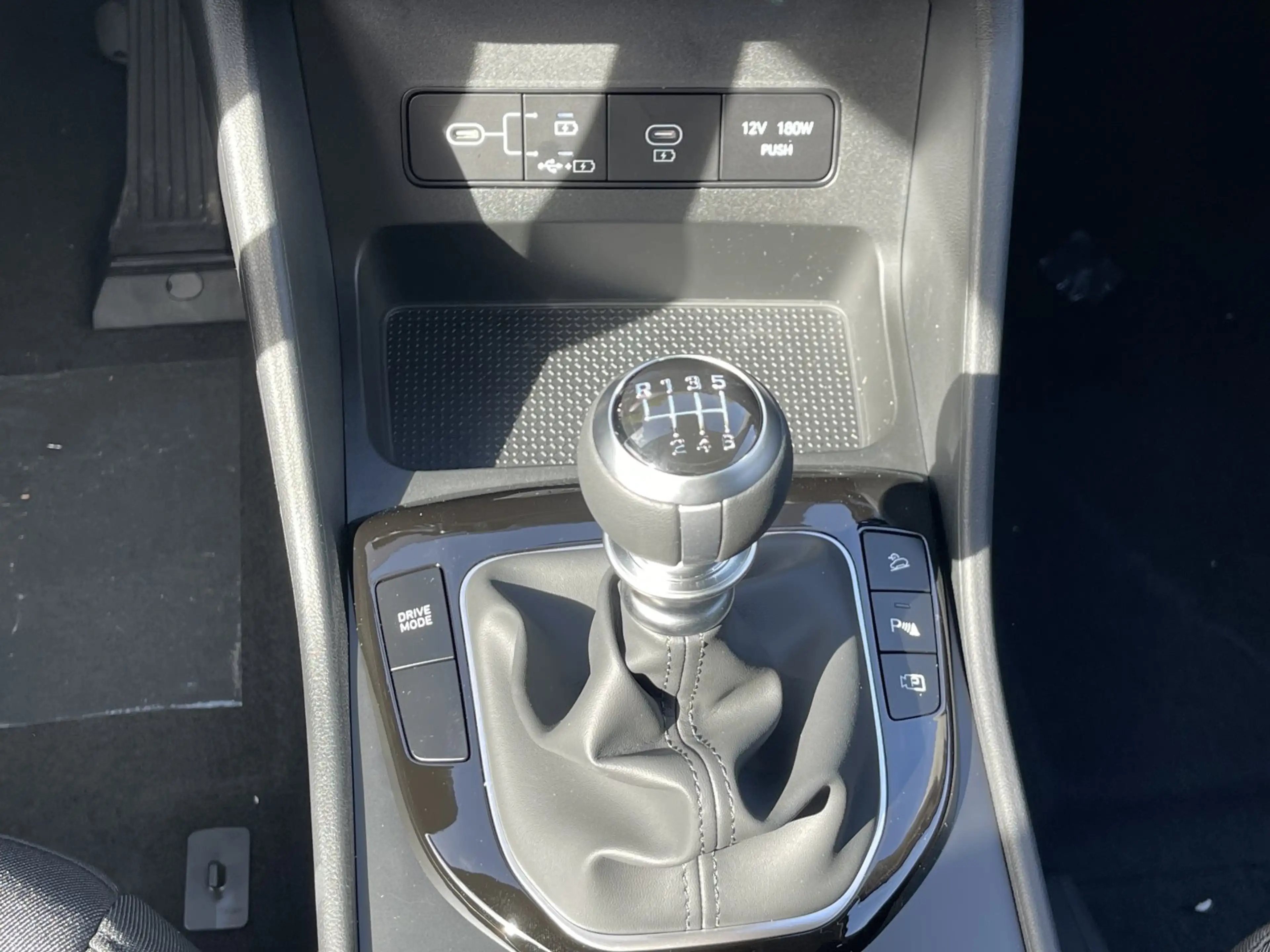 Hyundai TUCSON 1,6 T-Gdi / /NAVI/KAMERA/LED/KLIMAAUTO — photo 12