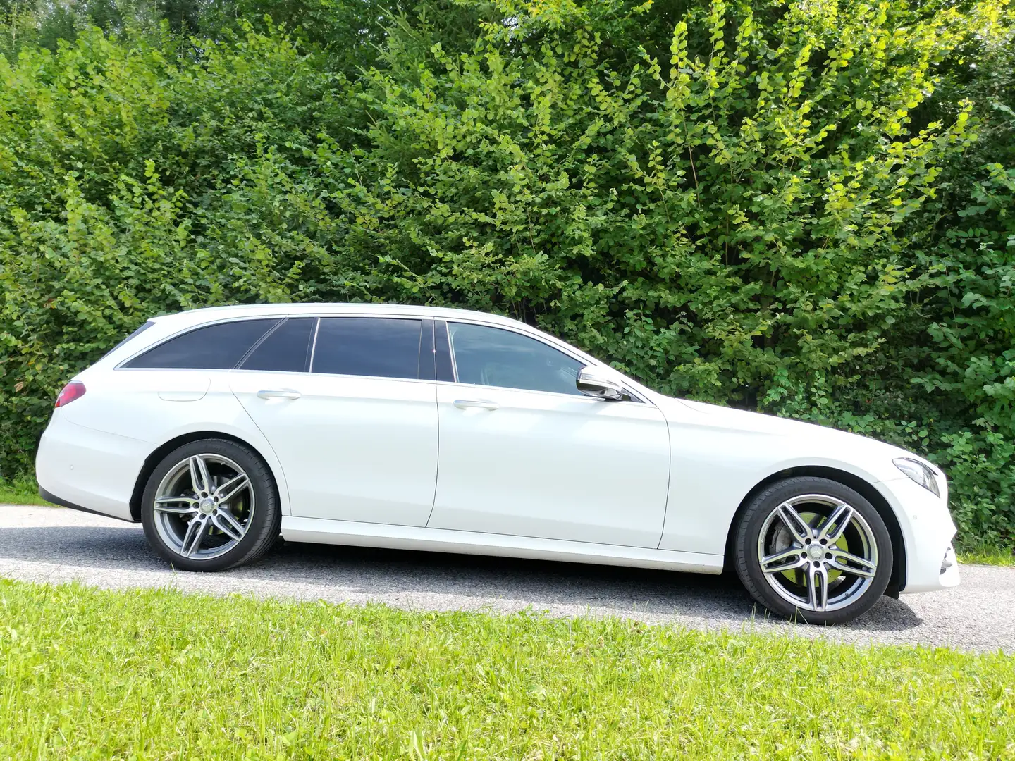 Mercedes-Benz E 220 E 220d AMG Line | 194 PS | Serviceheft | Weiß - 2