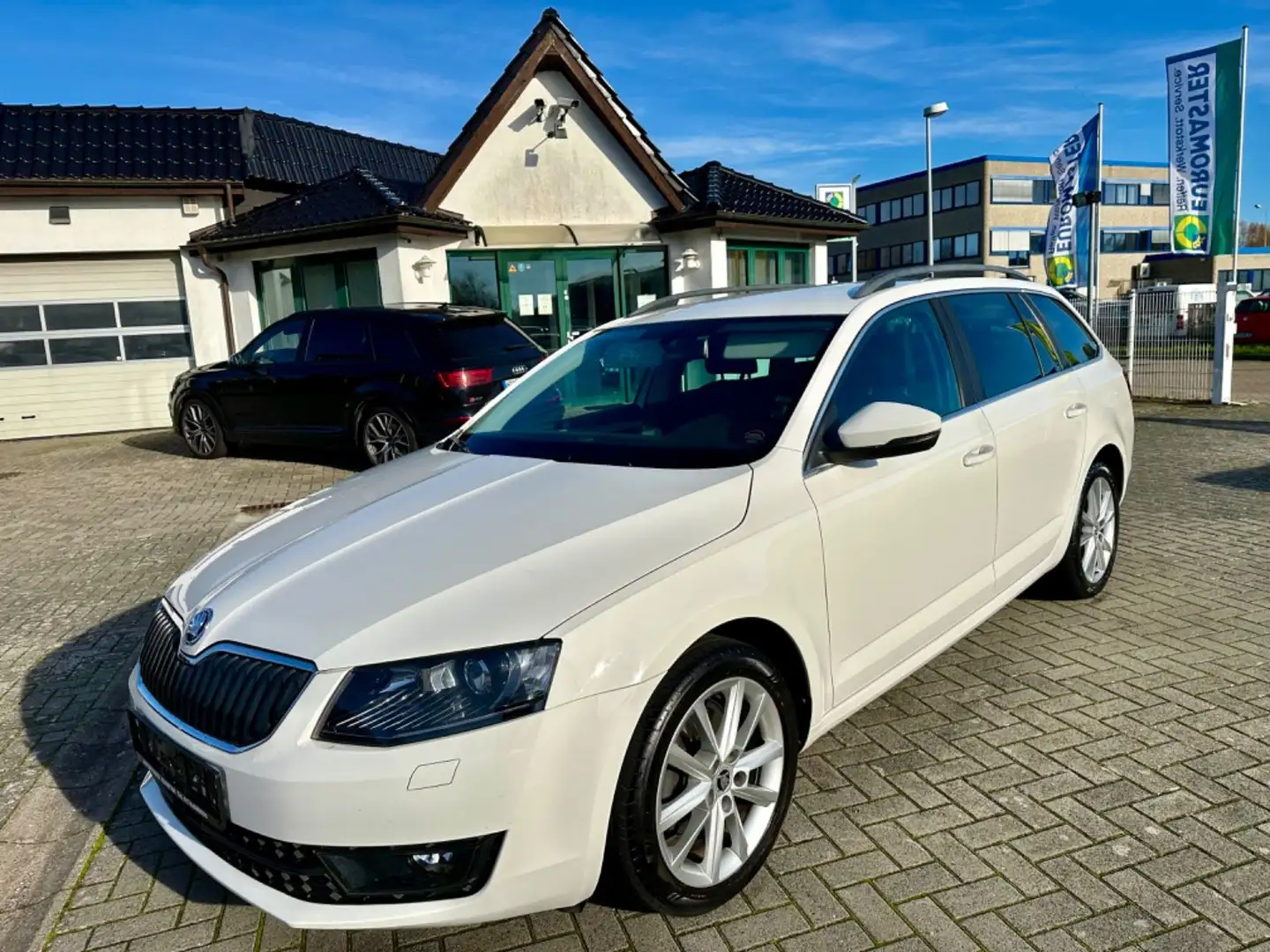 Skoda Octavia Combi Elegance Weiß - 1