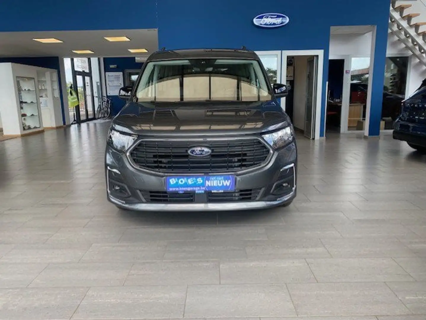 Ford Tourneo Connect Ecoboost Titanium AUT - 2