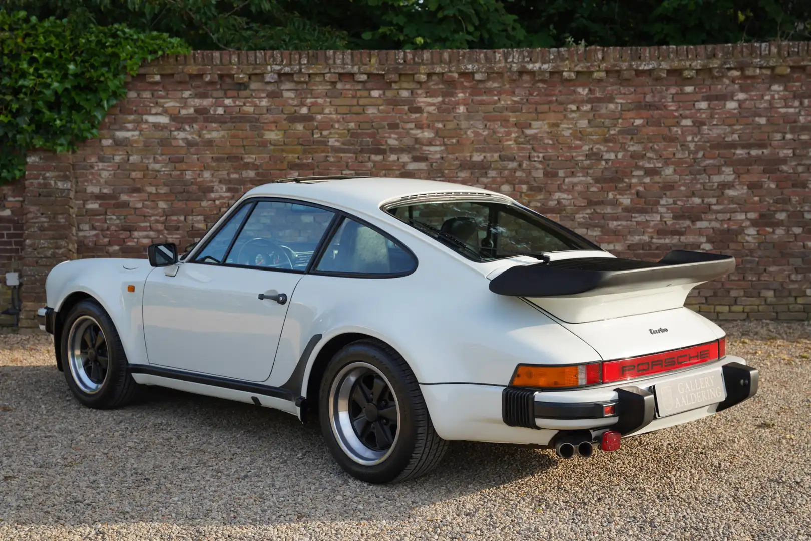 Porsche 930 930 3.3 Turbo "Grandprixweiss" Low kilometers "73. Blanco - 2