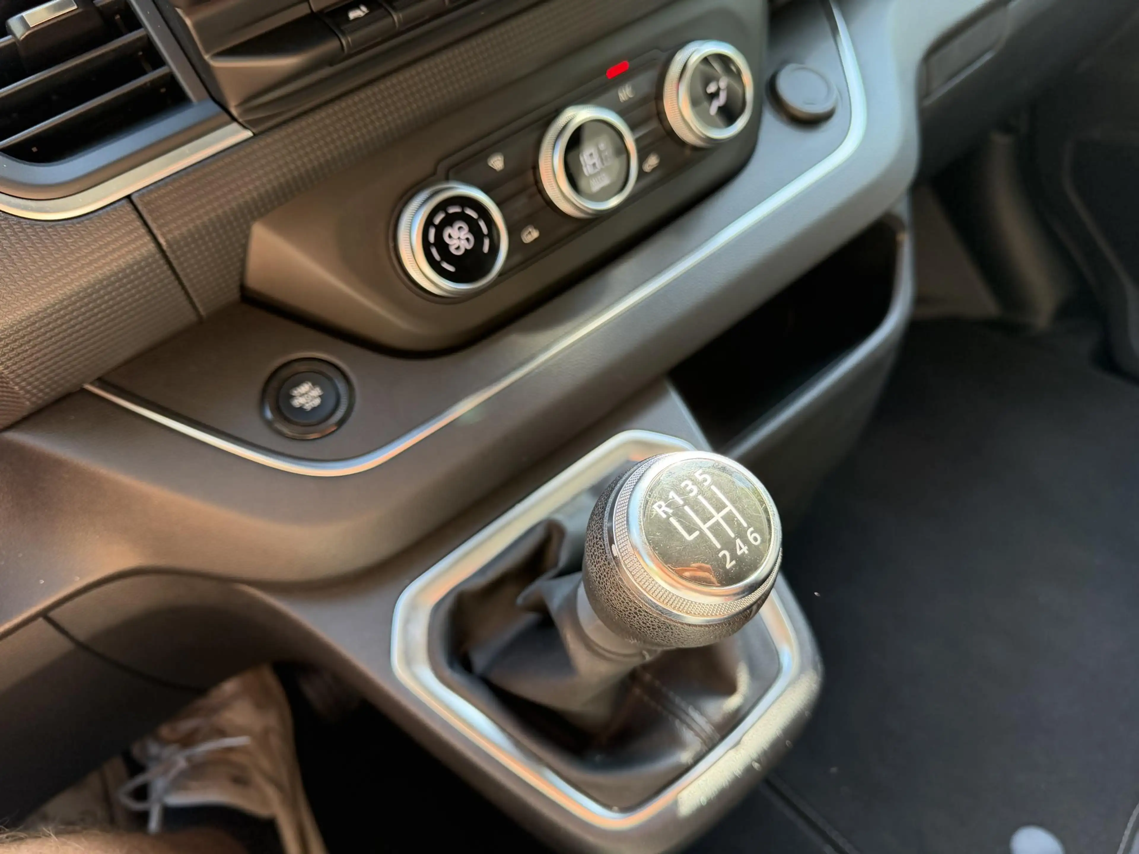 Renault Trafic 2.0 dCi 130 T29 L1H1 Luxe Keyless | Clima | Camera — photo 6