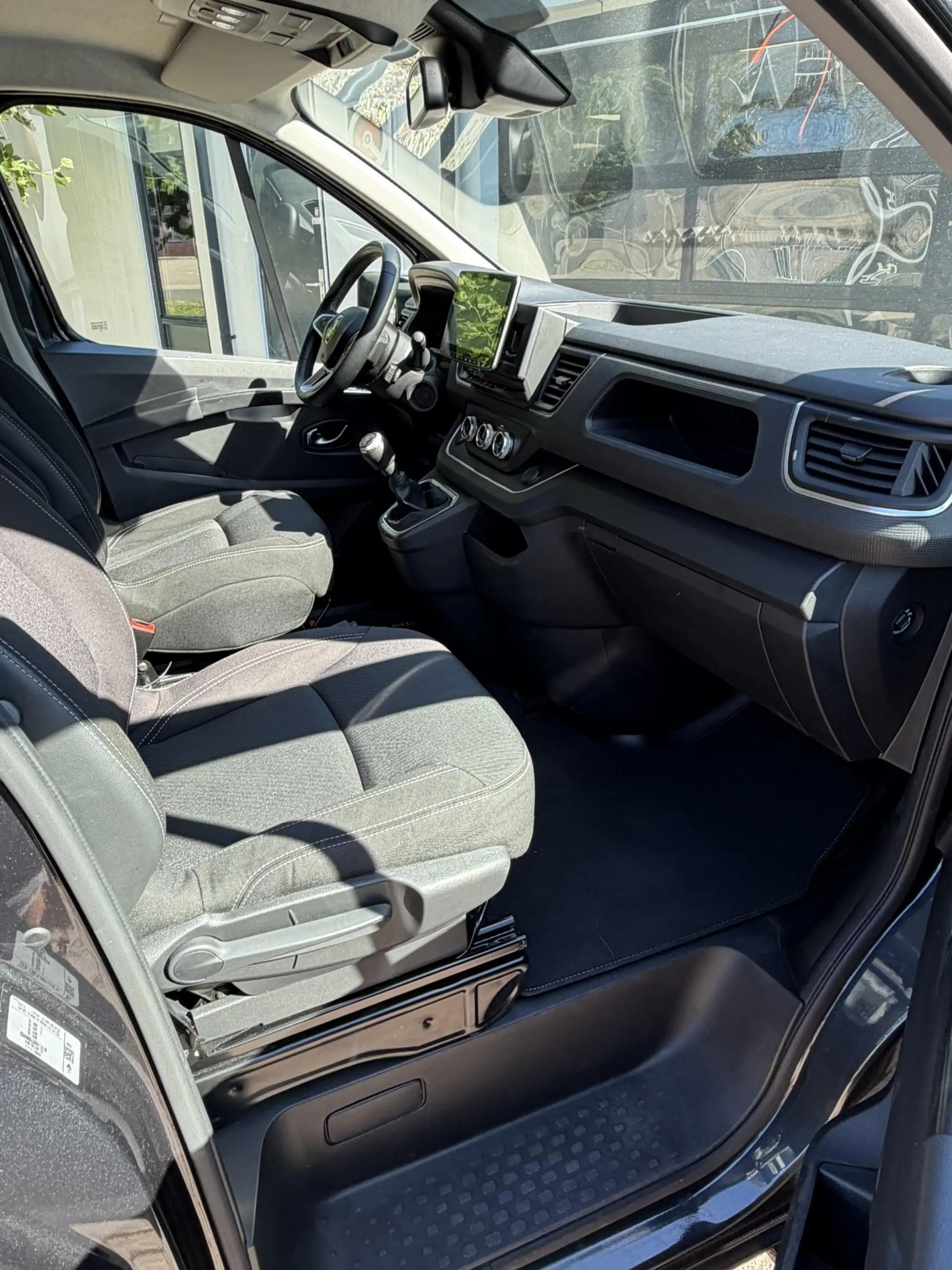 Renault Trafic 2.0 dCi 130 T29 L1H1 Luxe Keyless | Clima | Camera — photo 10