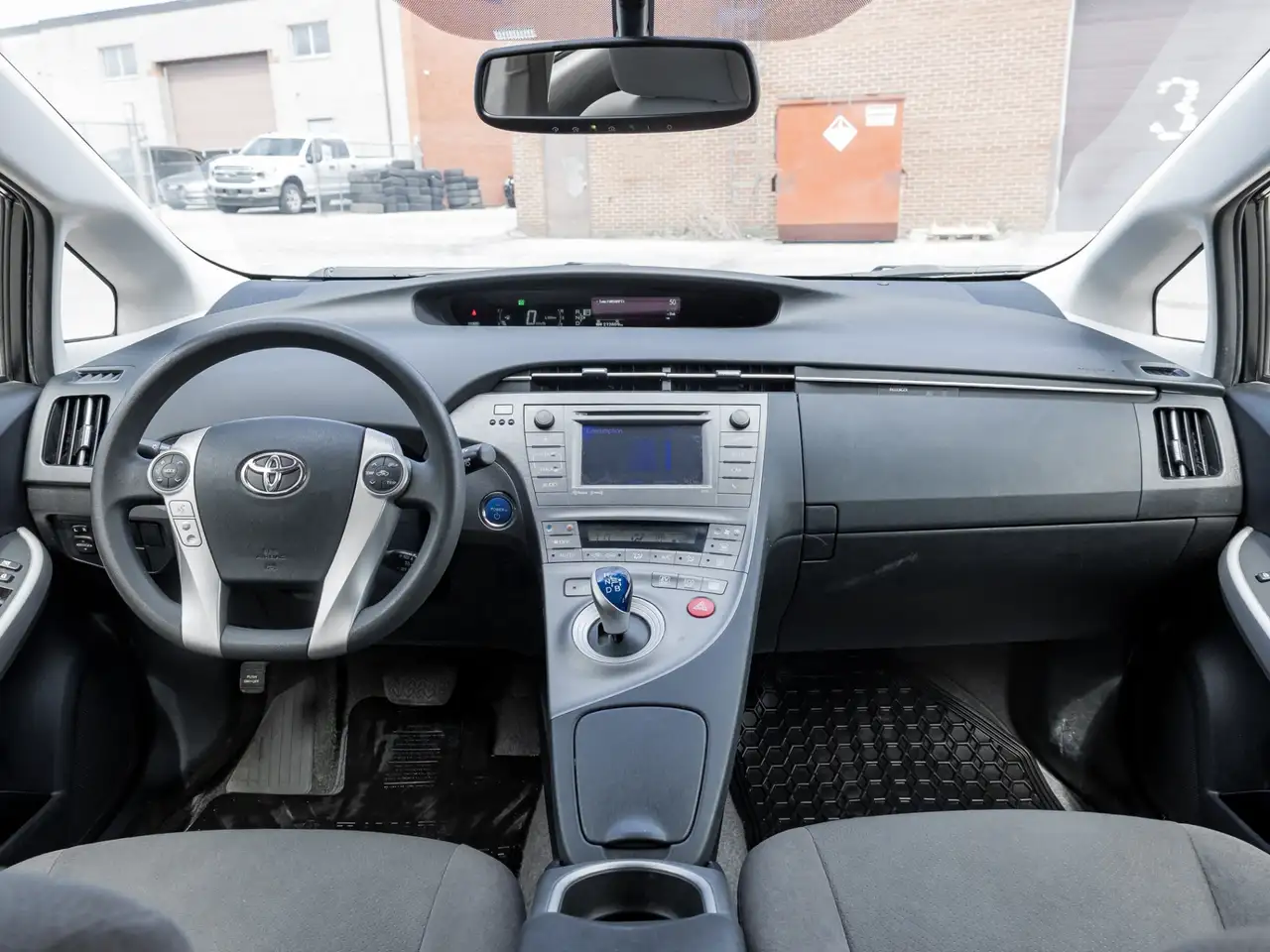Toyota Prius снимка Toyota Prius