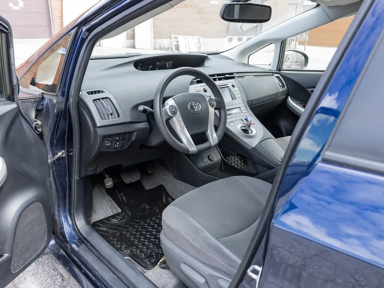 Toyota Prius снимка Toyota Prius