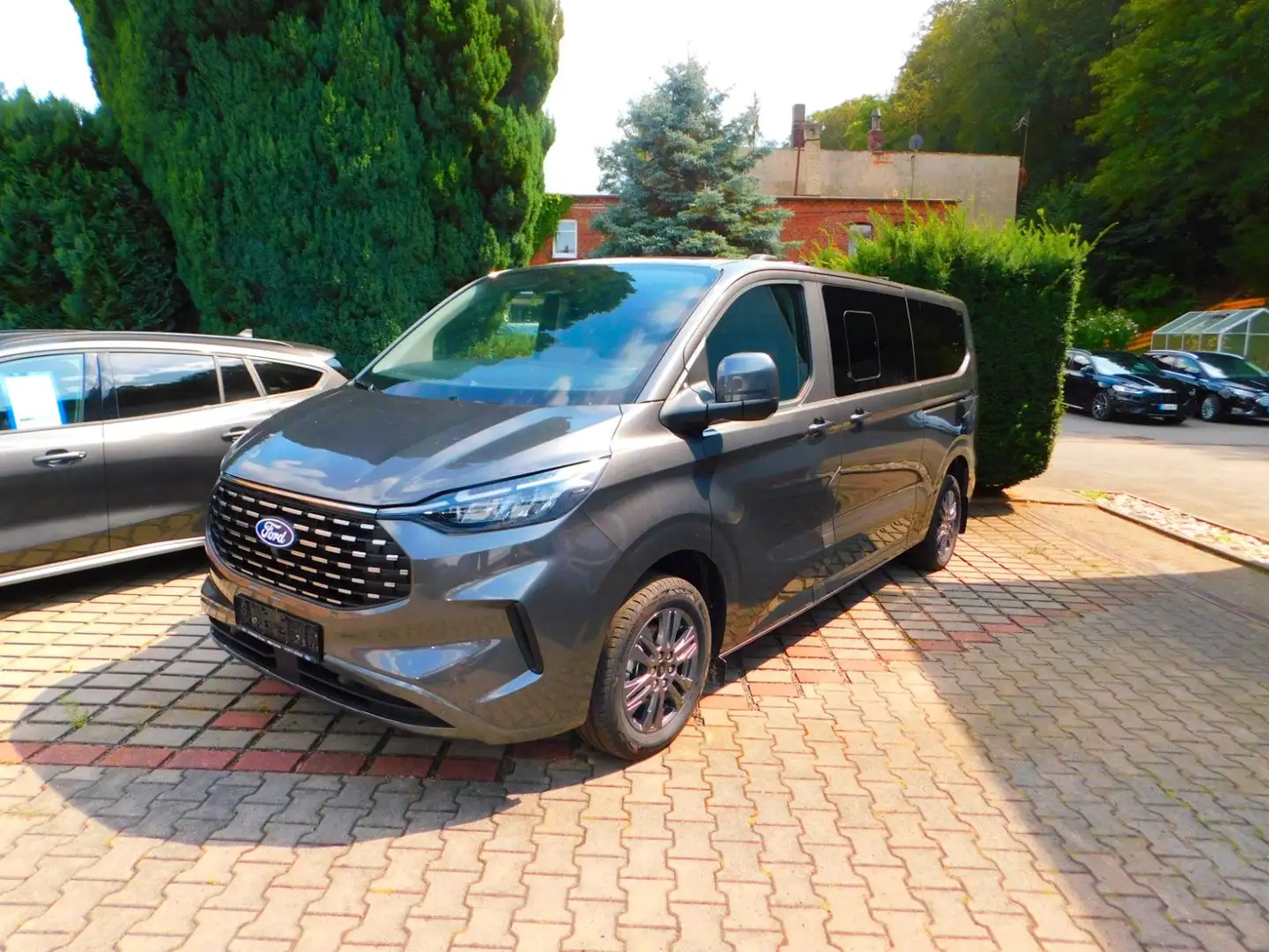 Ford Tourneo Custom 320 L2 Titanium Neues Modell Gris - 1