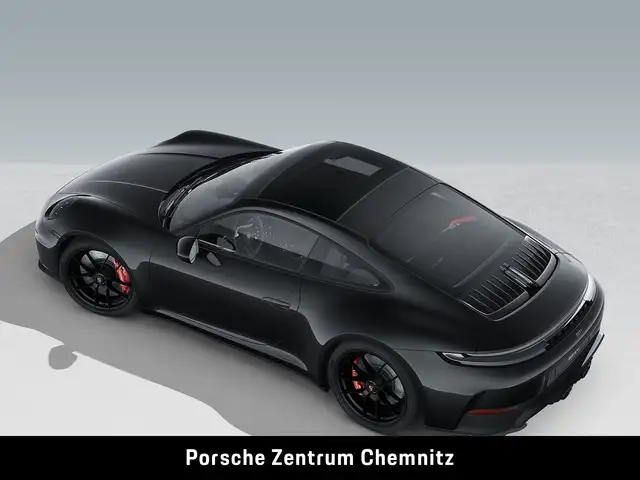 Porsche 911 view 4