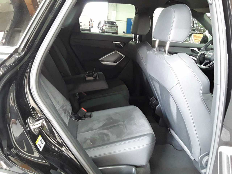 Audi Q3 Q3 45 TFSIe S tronic Navi SHZ LED — photo 14