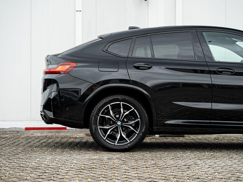 BMW X4 xDrive30d M-Sport AHK PANO ACC HuD Laser KoZg — photo 6