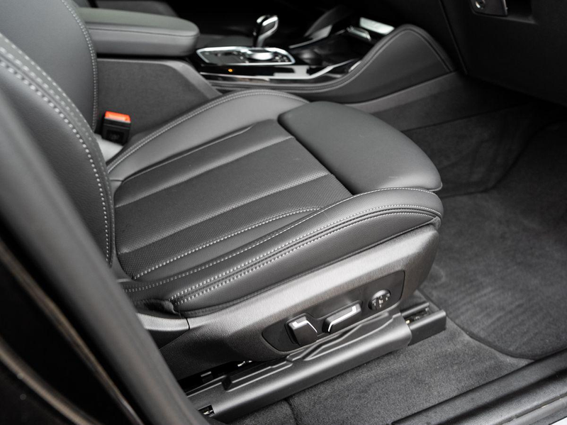 BMW X4 xDrive30d M-Sport AHK PANO ACC HuD Laser KoZg — photo 15