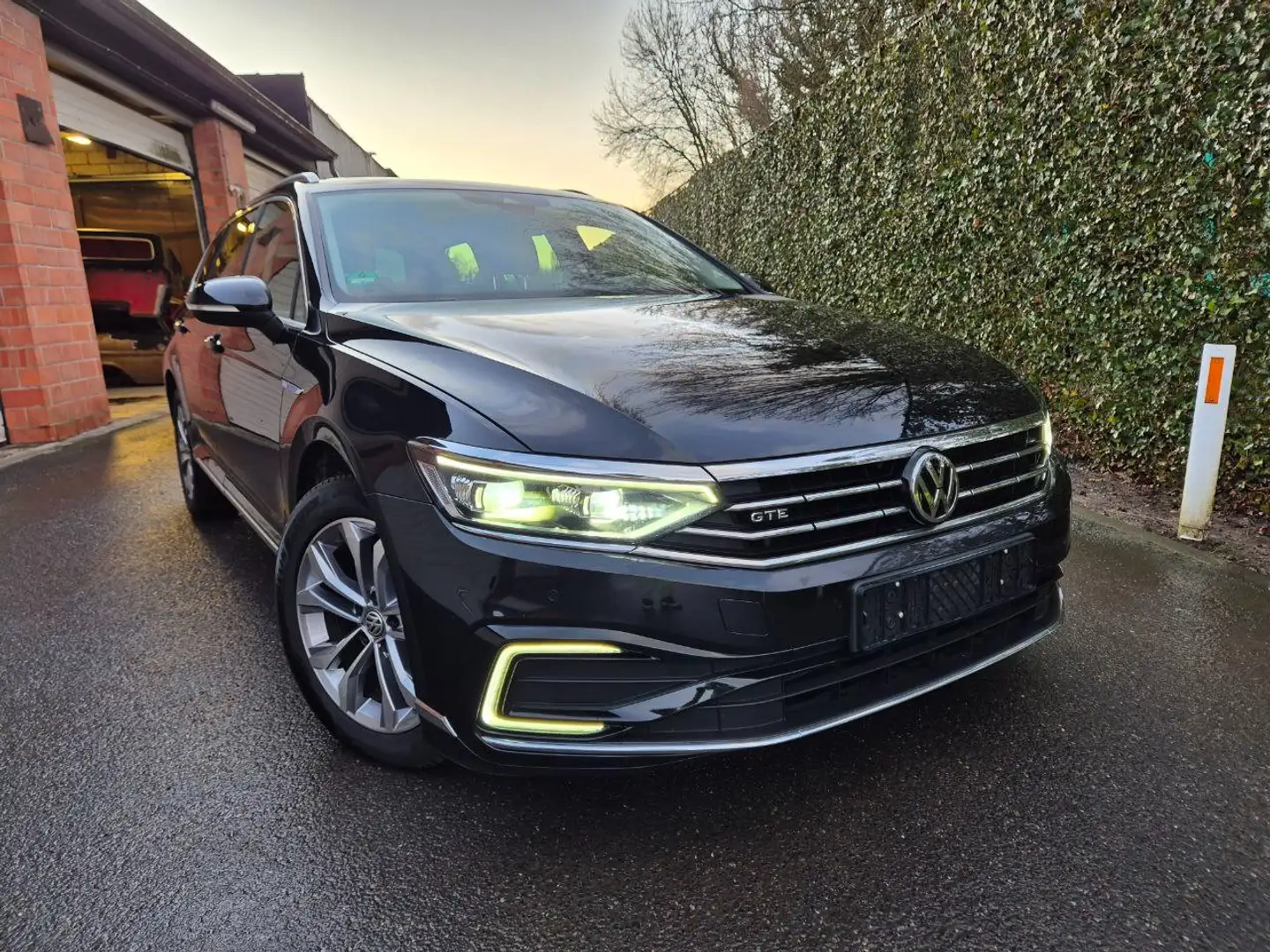 Volkswagen Passat Variant GTE 1.4 eHybrid PHEV, DSG, Panorama, Massage Zwart - 1