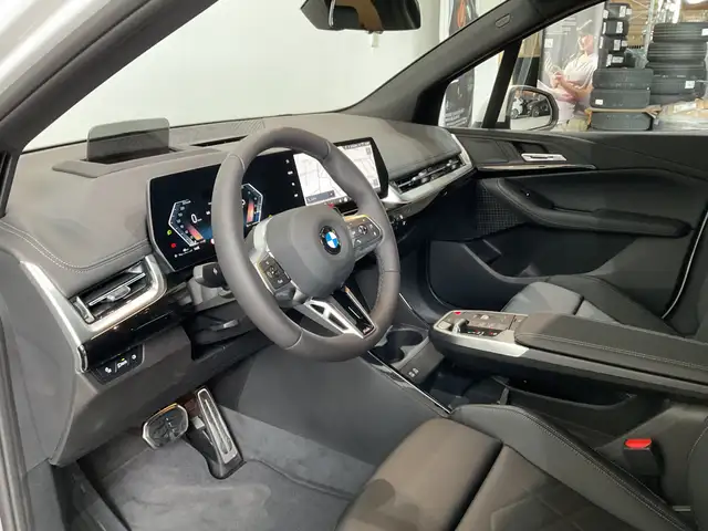 BMW 2 Series view 6