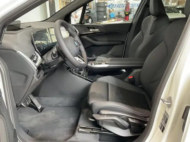 BMW 2 Series view 7
