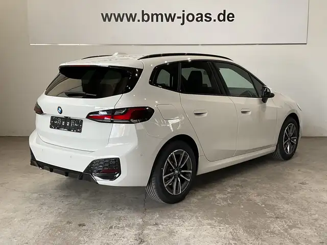 BMW 2 Series view 13