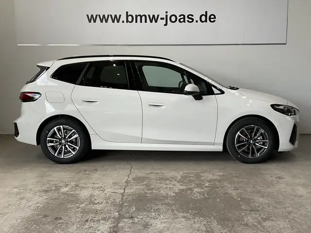 BMW 2 Series view 11