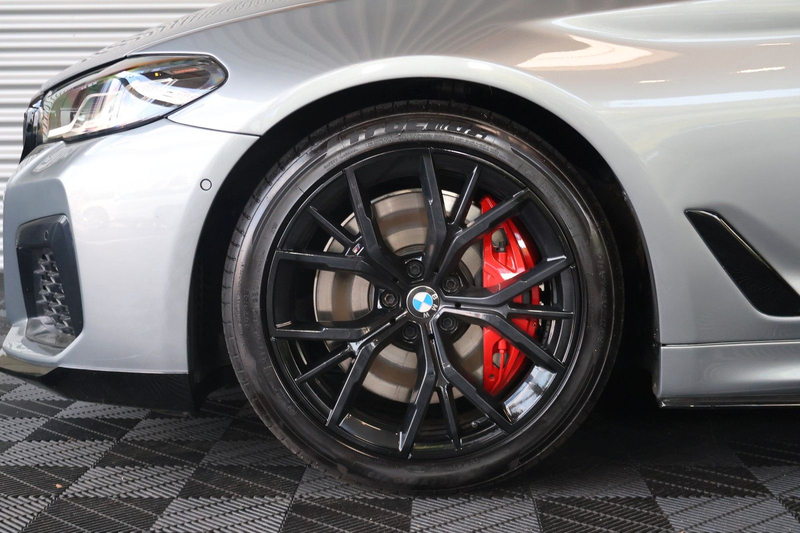 BMW 550 i xDrive/360°/HUD/ACC/H&K/FERNSTART — photo 3