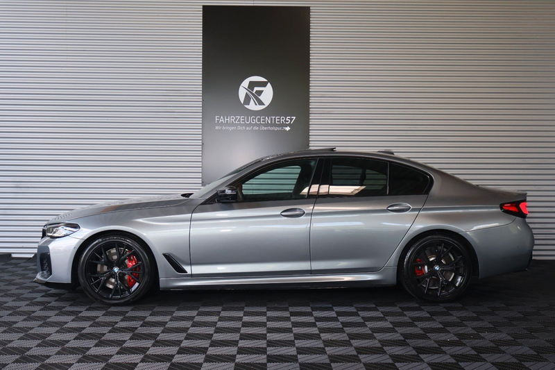 BMW 550 i xDrive/360°/HUD/ACC/H&K/FERNSTART — photo 2