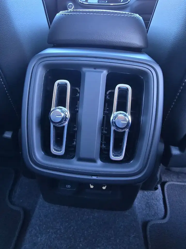 Volvo XC40 снимка Volvo XC40