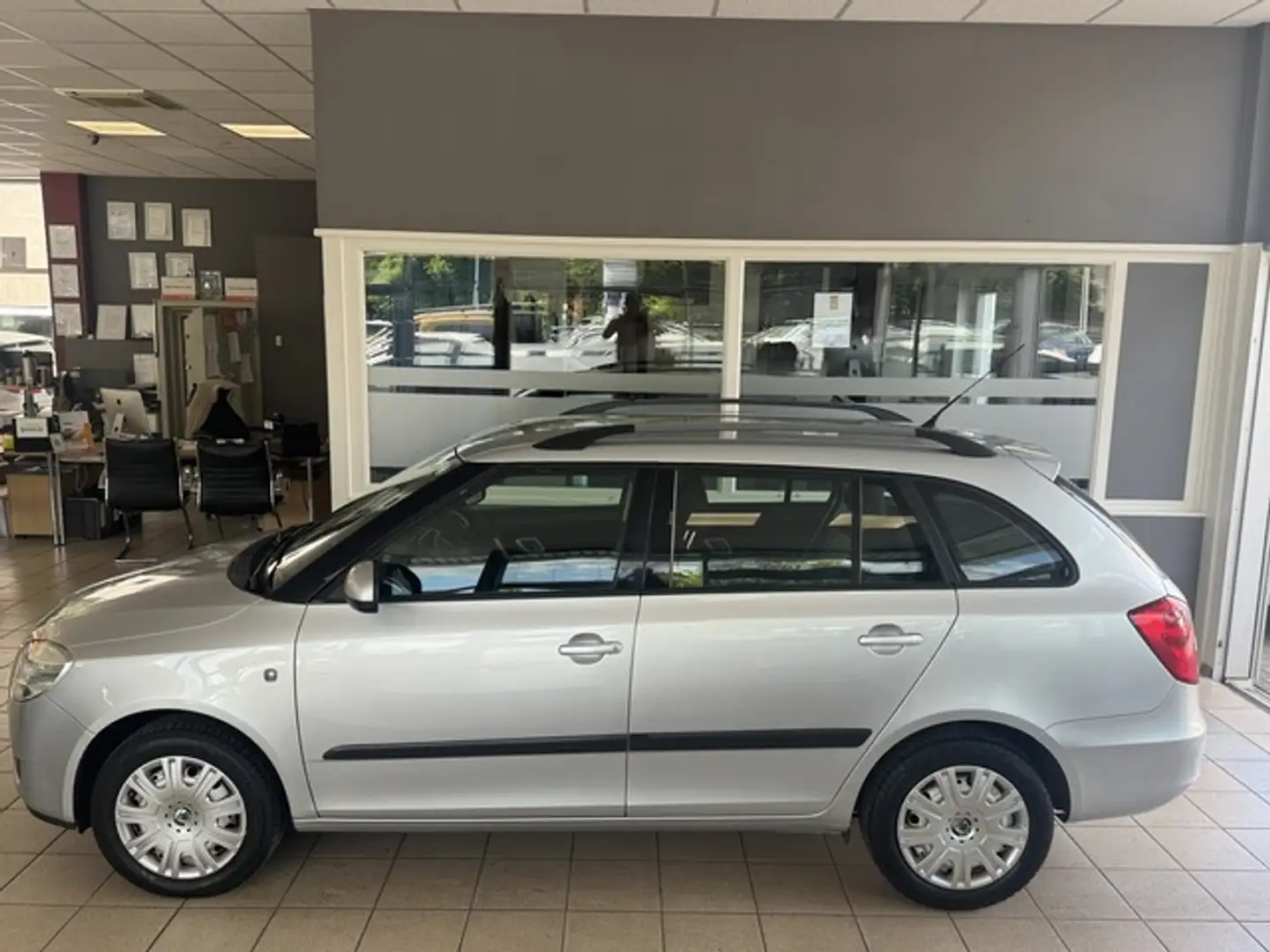 Skoda Fabia Combi Ambiente Allwetter Klima 1.Hand Grau - 1