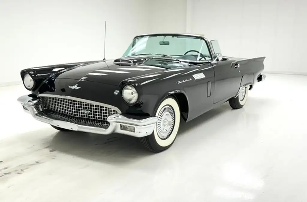 Ford Thunderbird 1957 из Европы — купить под ключ
