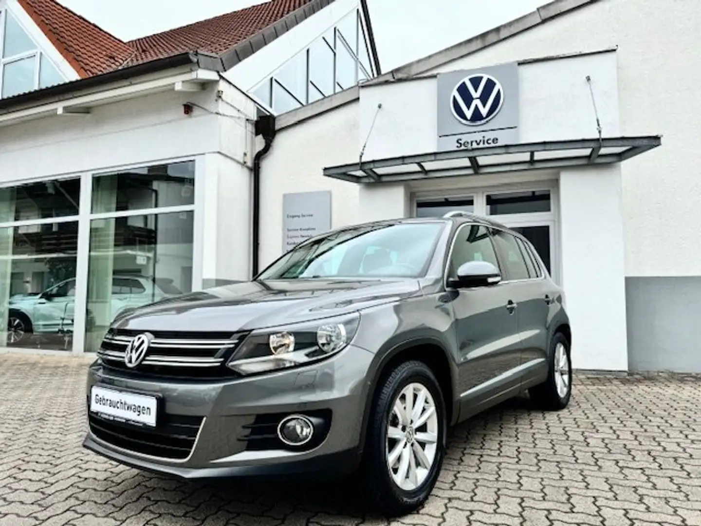 Volkswagen Tiguan "LOUNGE" Sport & Style DSG, Klima, Navi Grau - 1