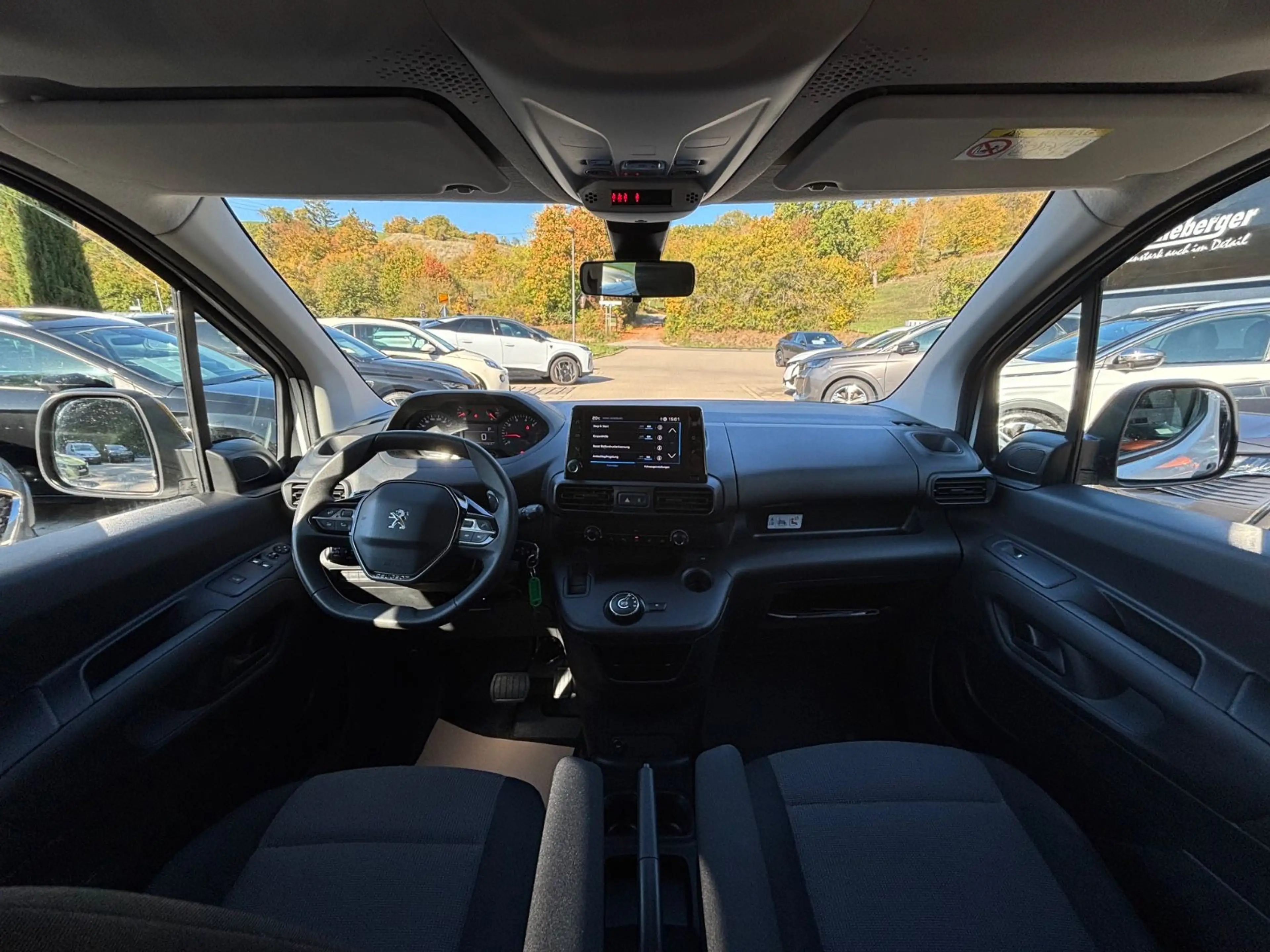 Peugeot Partner Pro FlexCab L2 | AHK Vorbereitung | PDC — photo 9