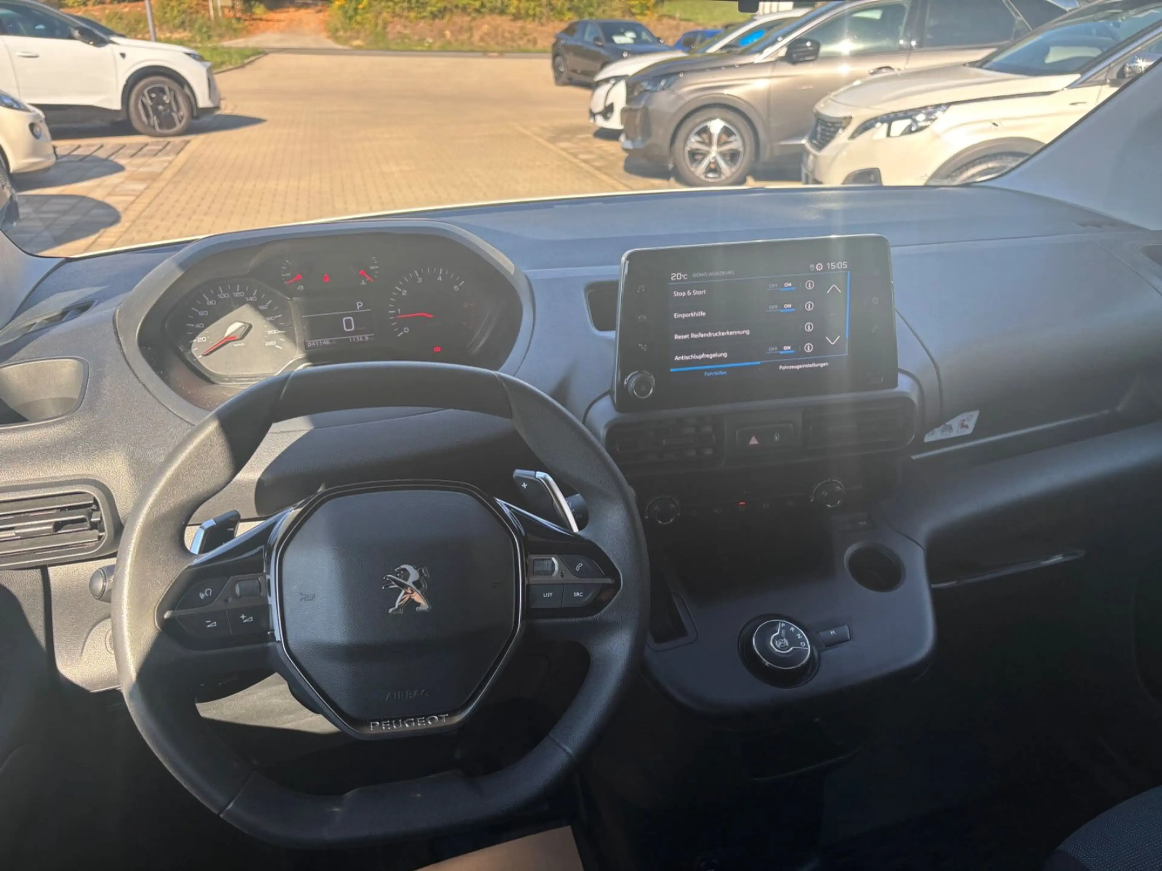 Peugeot Partner Pro FlexCab L2 | AHK Vorbereitung | PDC — photo 10