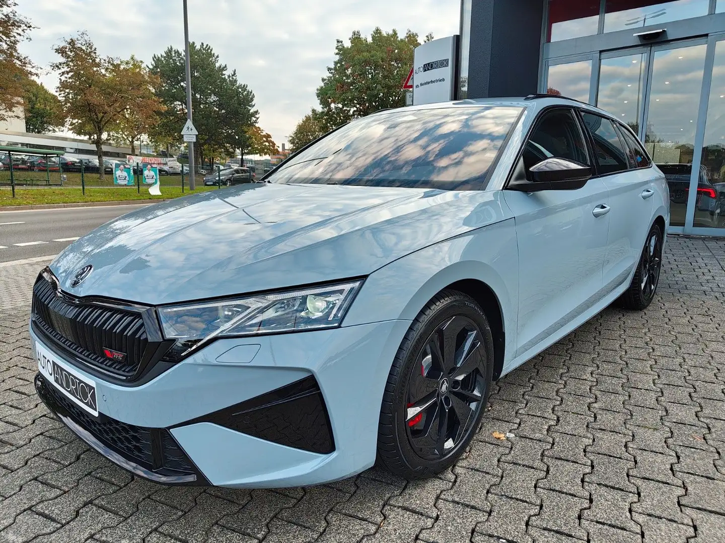 Skoda Octavia Combi RS LED SHZ NAVI ACC KAMERA NEU Grau - 1