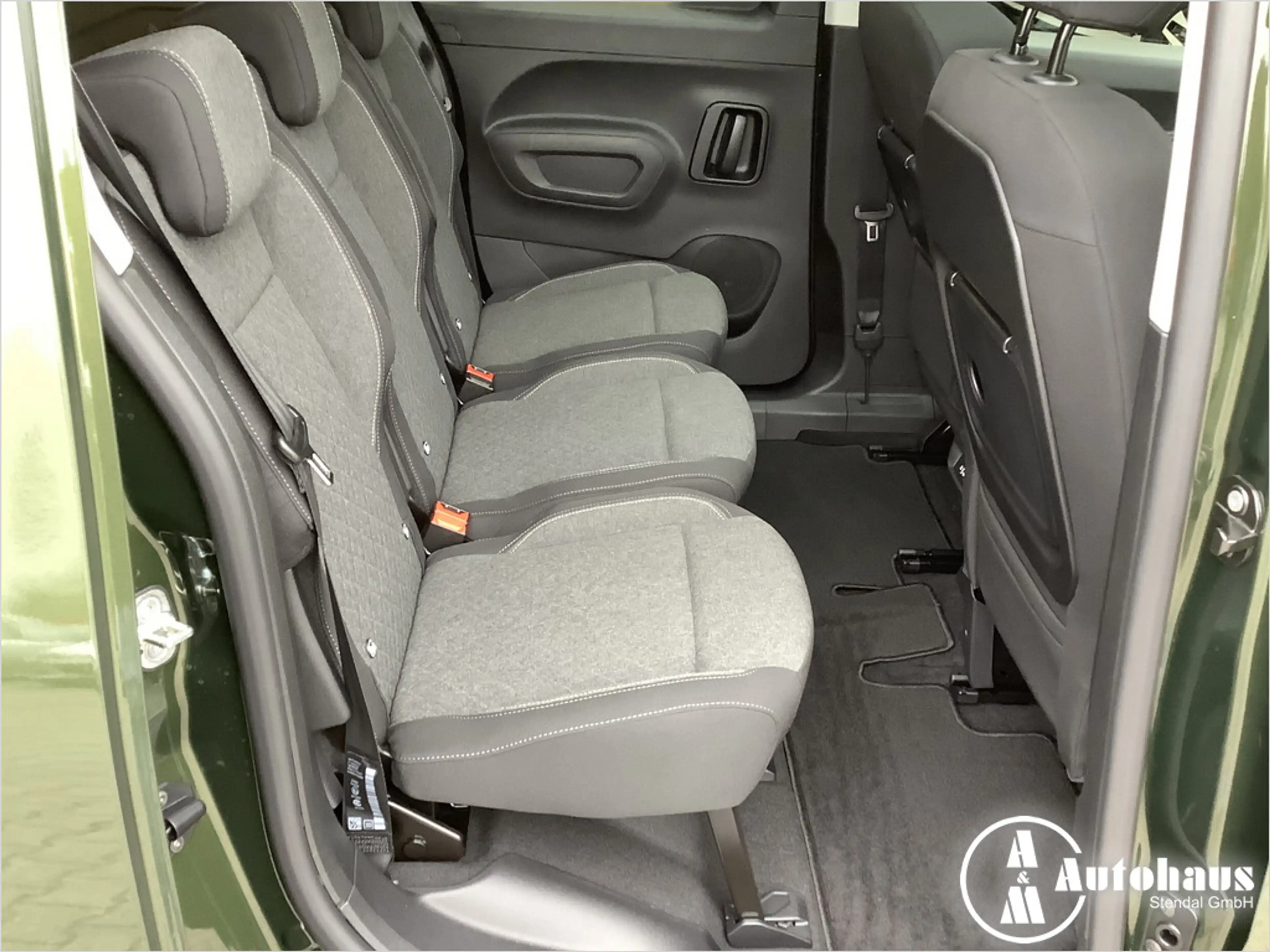 Opel Combo Life E 1.5 GS SHZ KAMERA NAVI LED PANO — photo 12