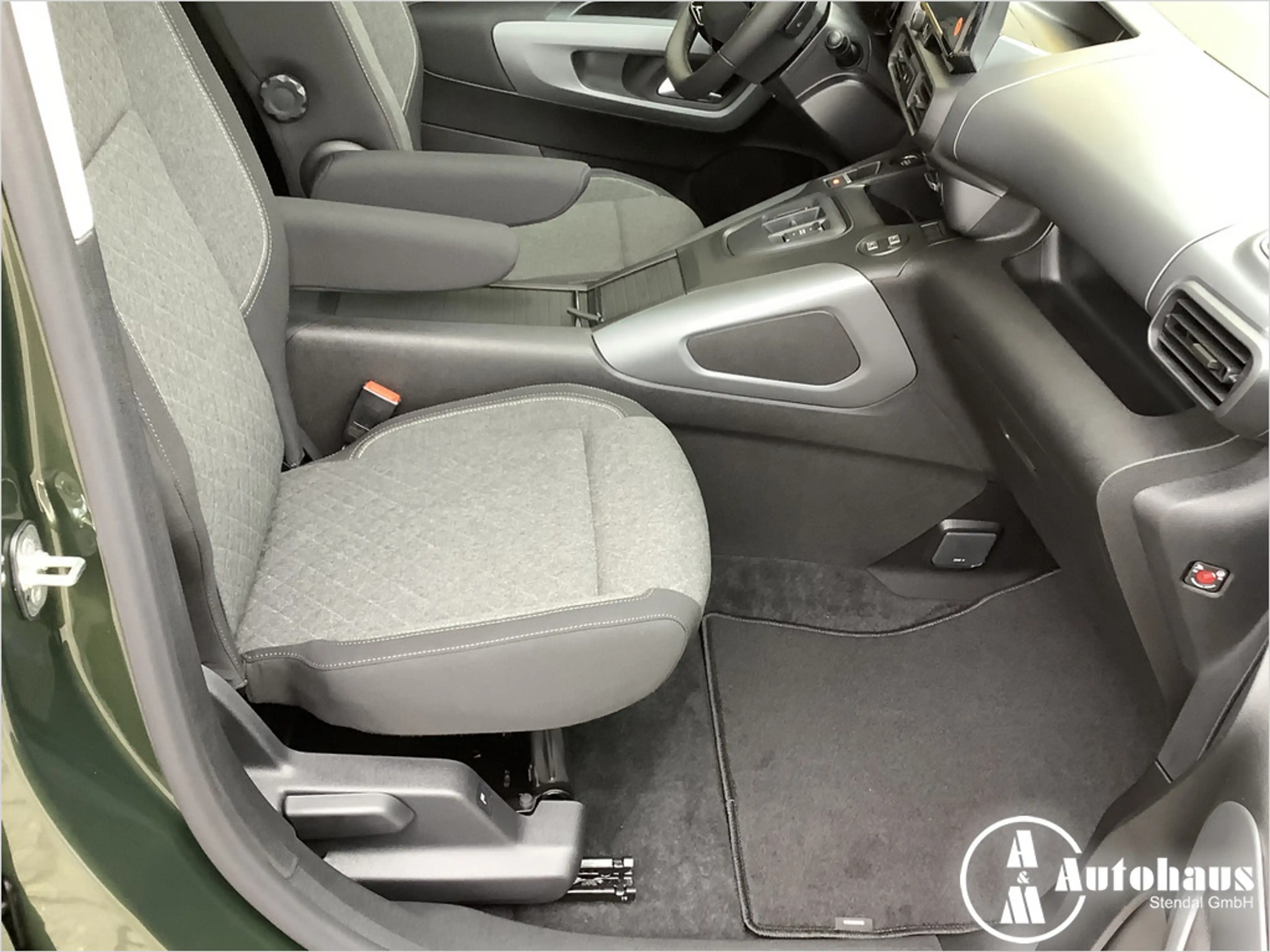 Opel Combo Life E 1.5 GS SHZ KAMERA NAVI LED PANO — photo 11