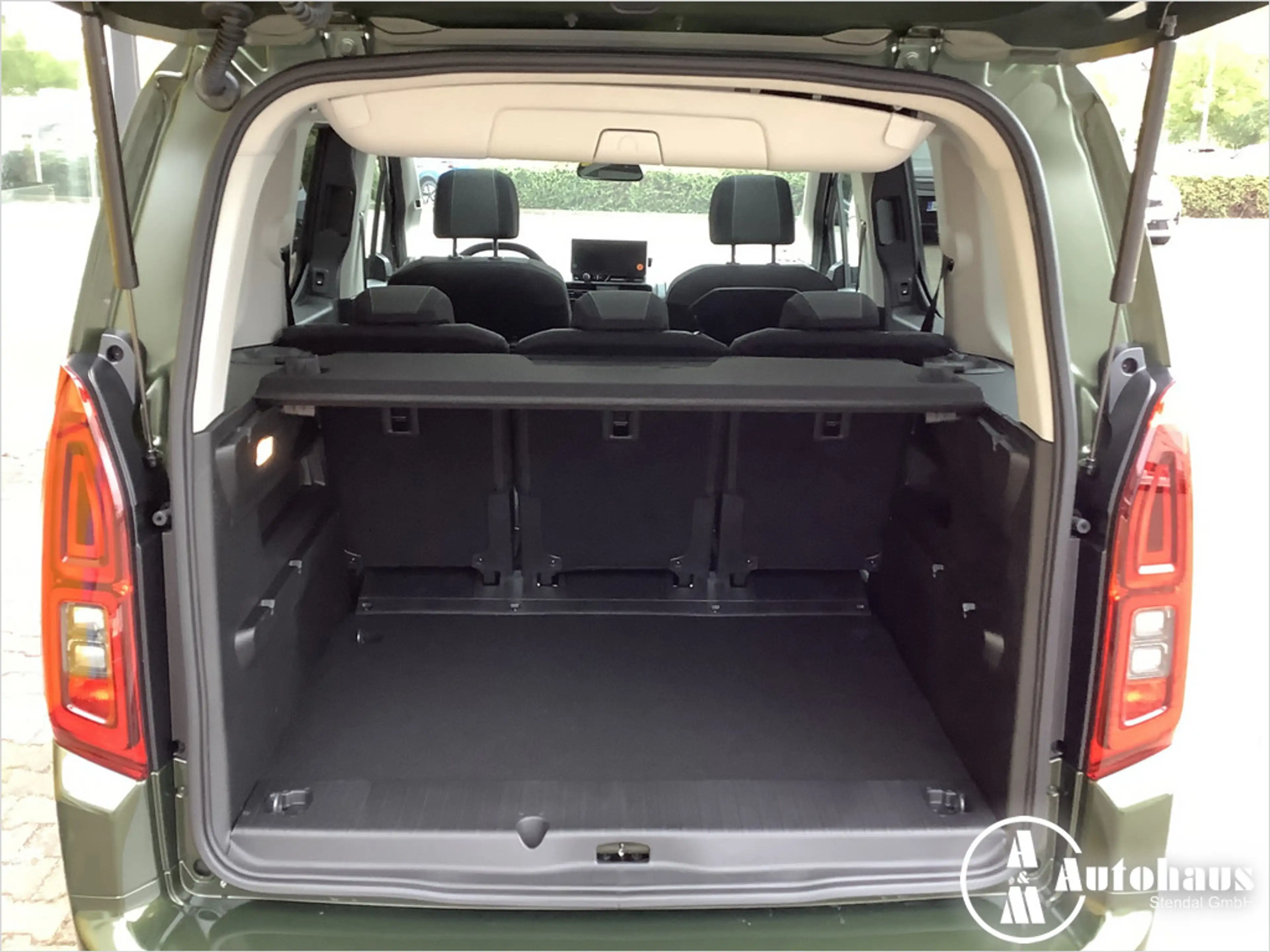 Opel Combo Life E 1.5 GS SHZ KAMERA NAVI LED PANO — photo 7