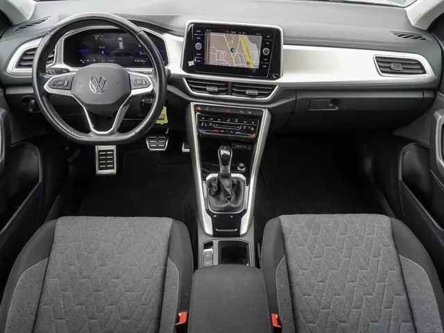 Volkswagen T-Roc view 10