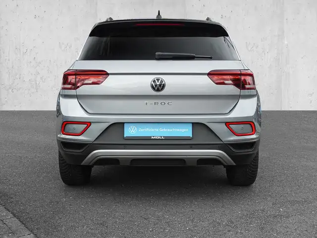Volkswagen T-Roc view 6