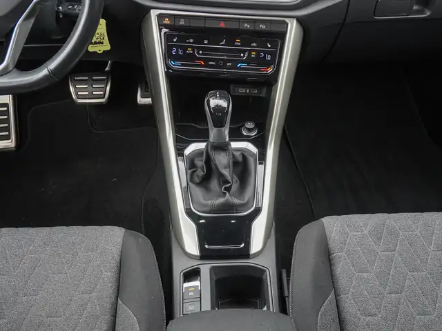 Volkswagen T-Roc view 13