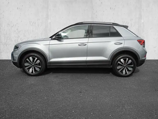 Volkswagen T-Roc view 5