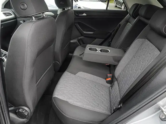 Volkswagen T-Roc view 15