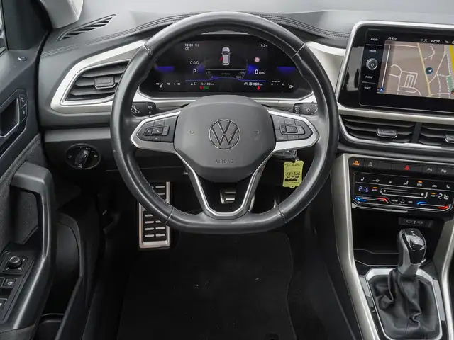 Volkswagen T-Roc view 11