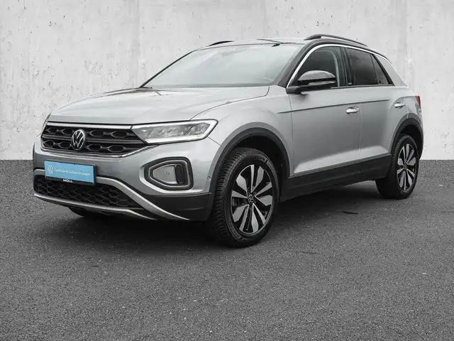 Volkswagen T-Roc view 2