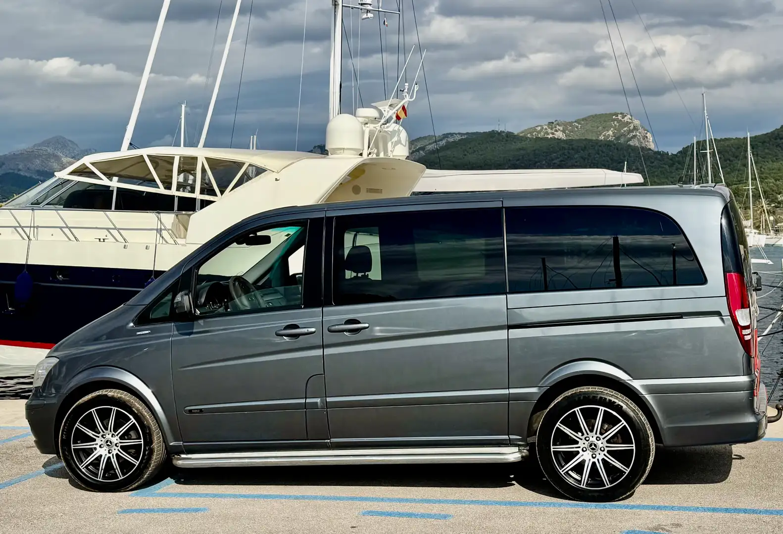 Mercedes-Benz Viano 2.2CDI Trend Compacto 4M Aut. - 1