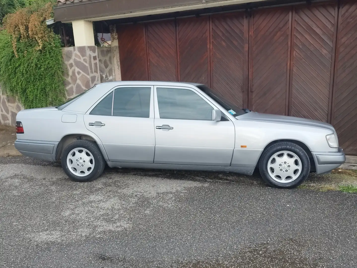 Mercedes-Benz 200 Classe E 200 (w124) Plateado - 1