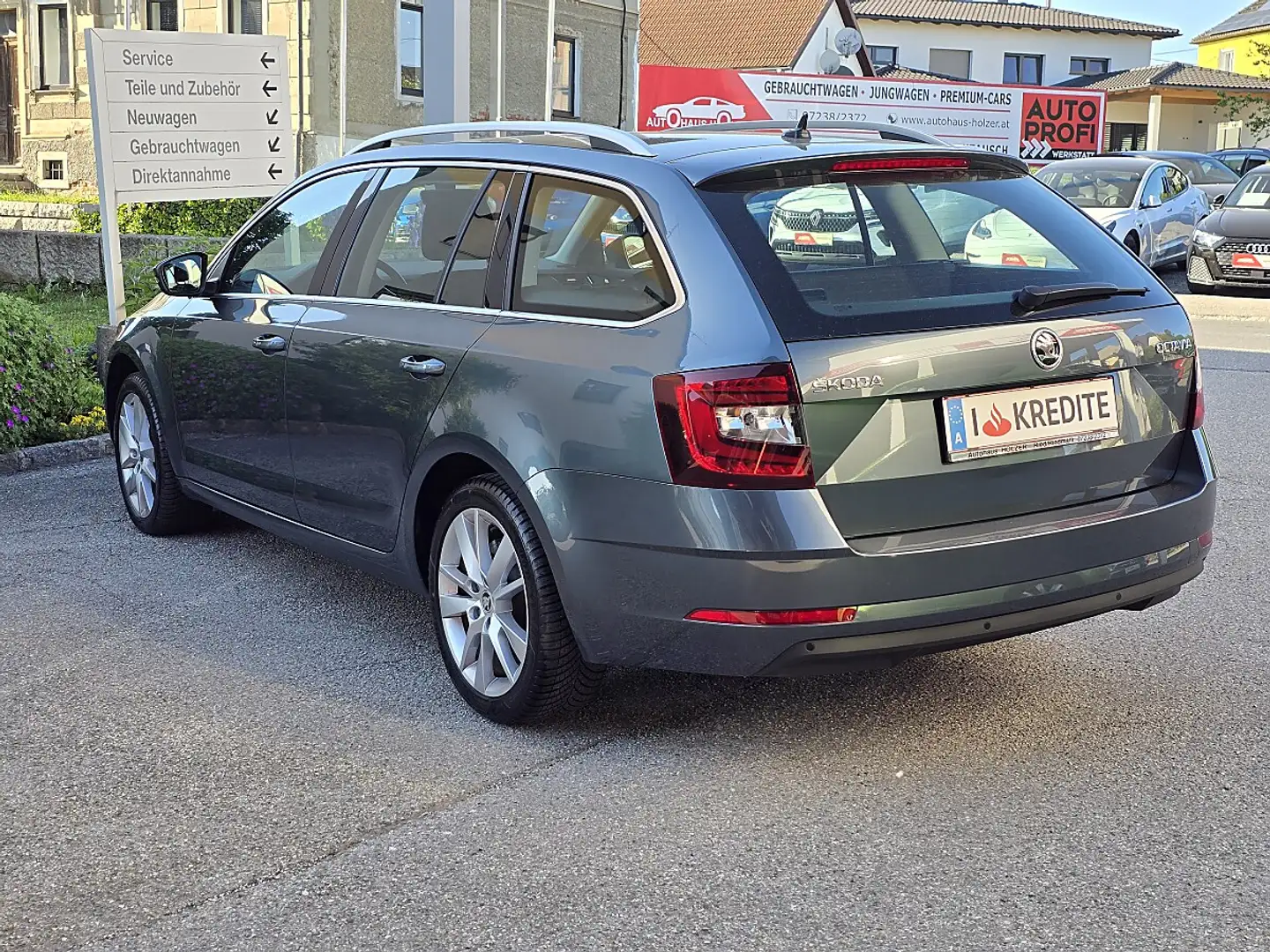 Skoda Octavia Combi 2,0 TDI Limited DSG *ACC,Sitz-,Lenkradhei... Grau - 2