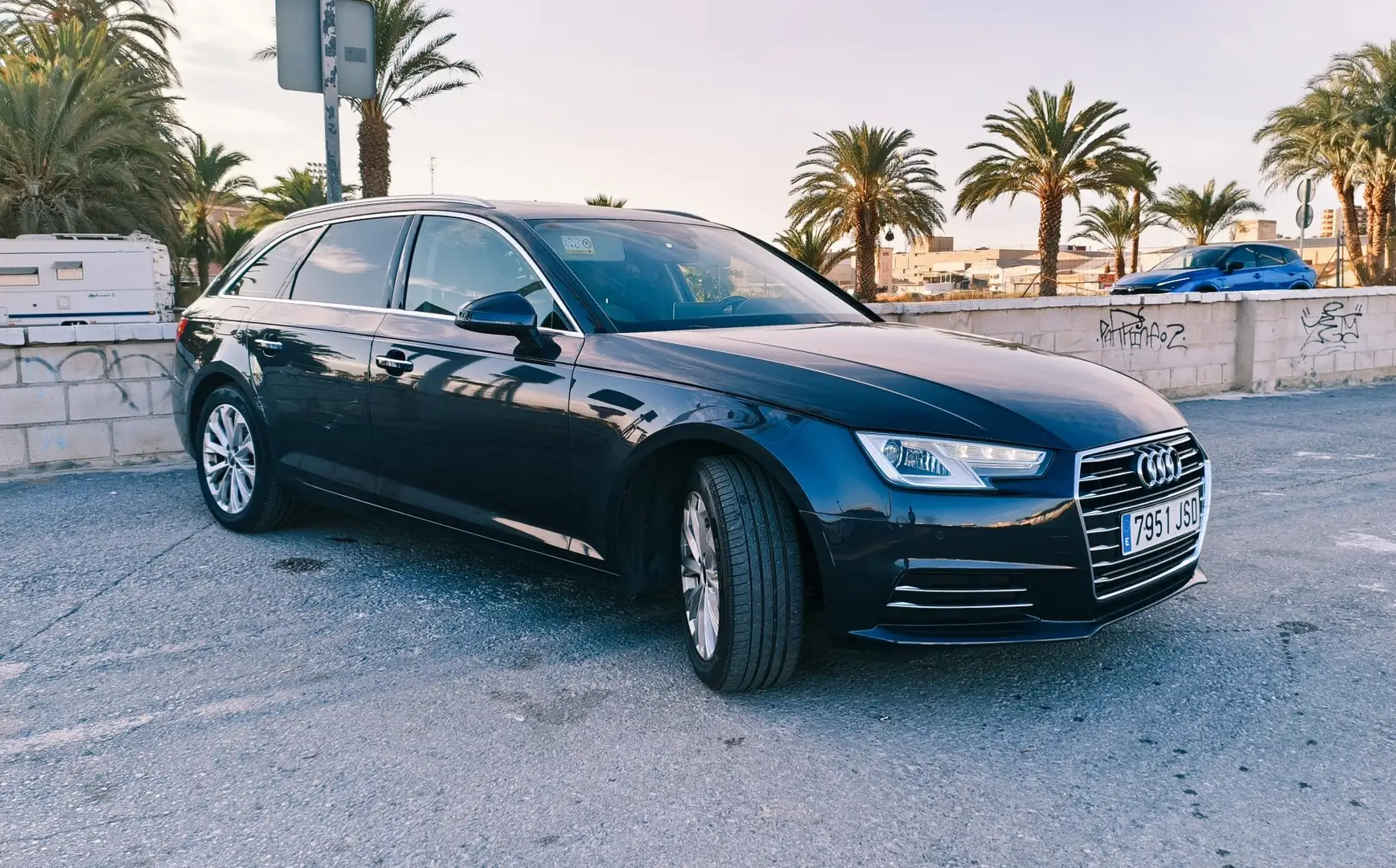 Audi A4 Avant 2.0 TFSI ultra S tronic design - 2