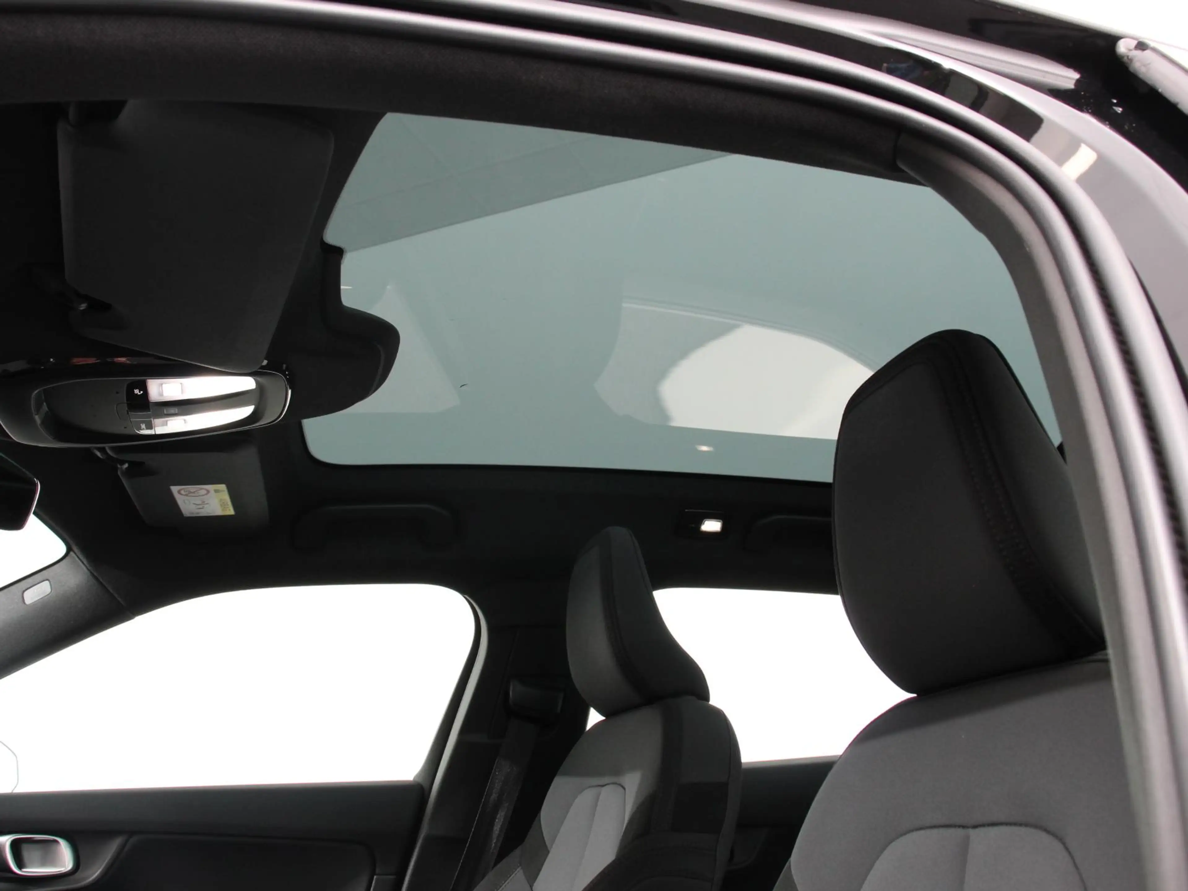 Polestar 2 Long Range Dual Motor 408pk Launch Edition 78kWh C — photo 13