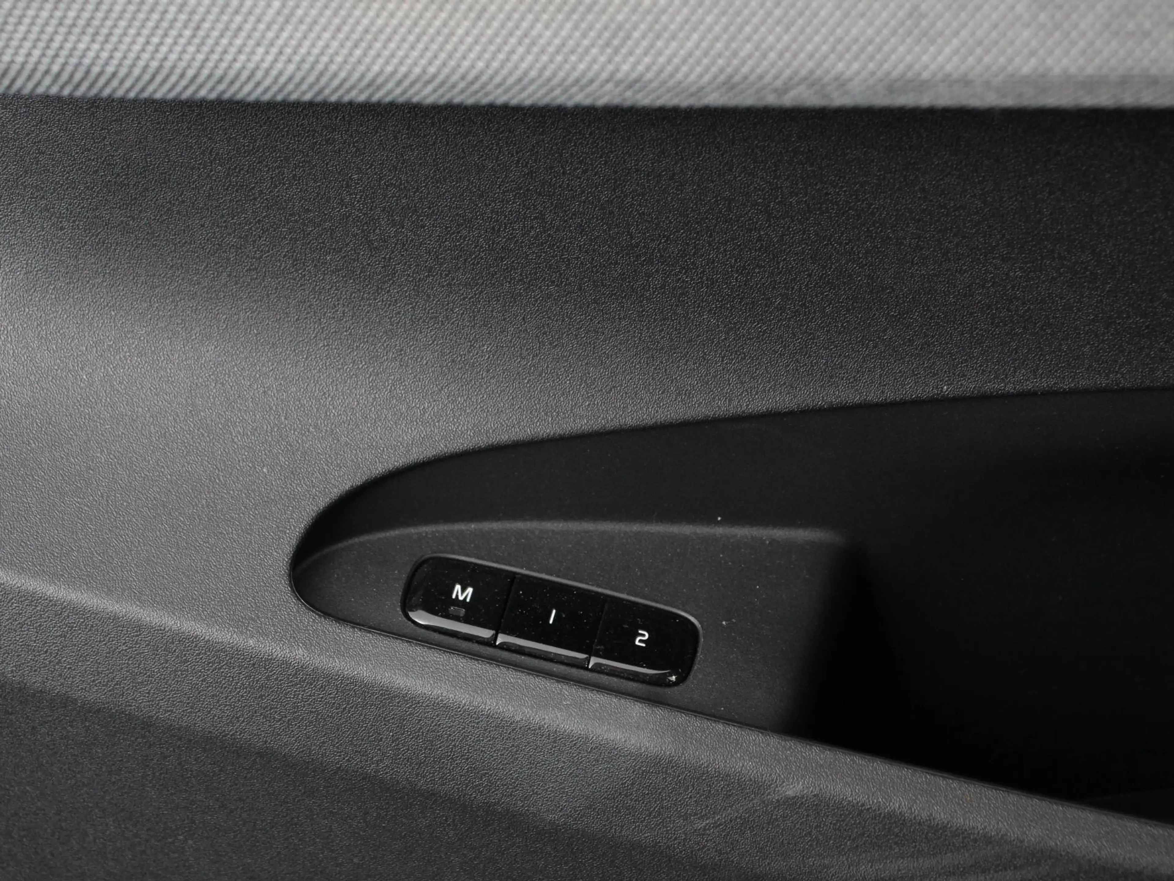 Polestar 2 Long Range Dual Motor 408pk Launch Edition 78kWh C — photo 23