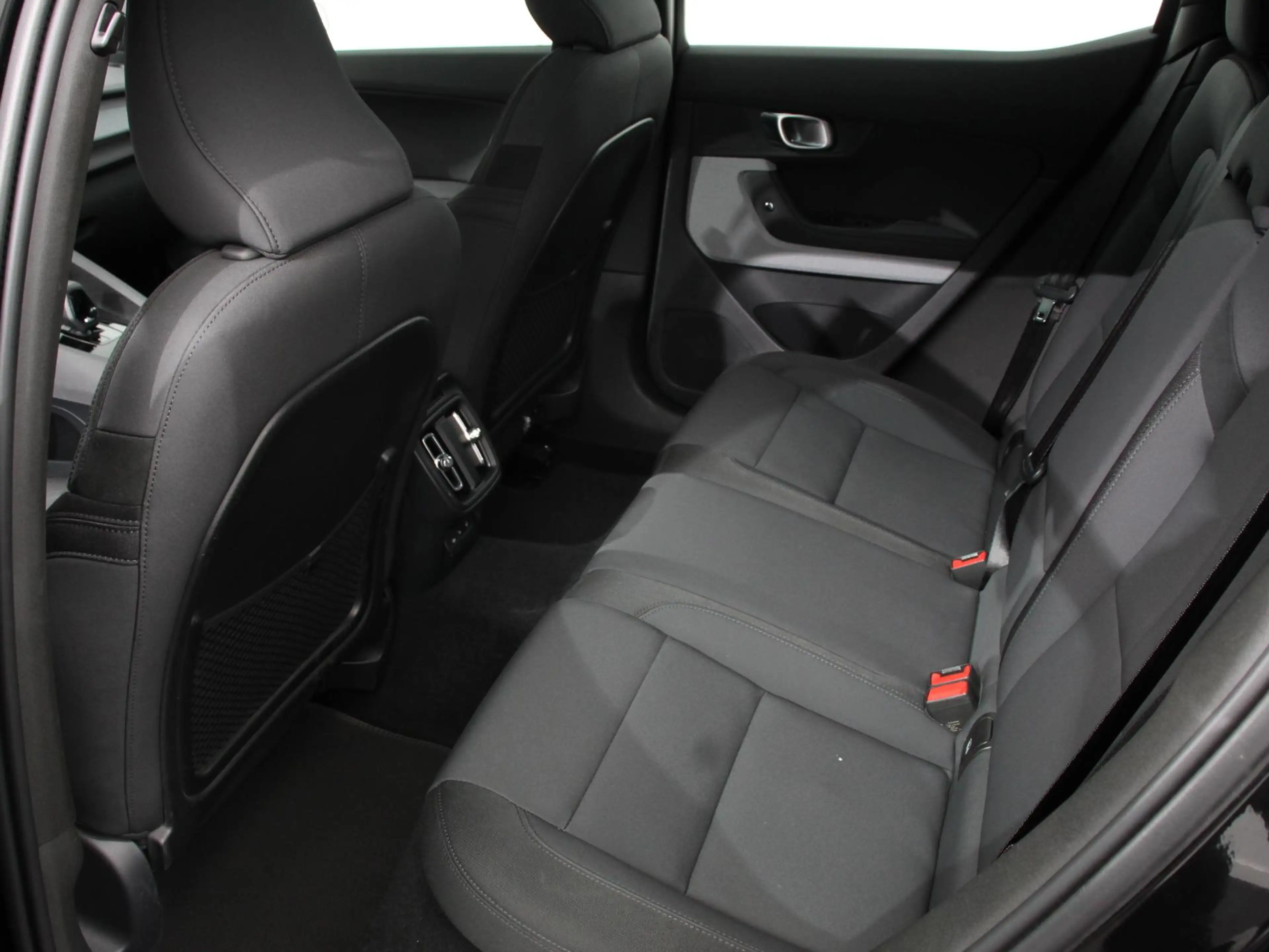 Polestar 2 Long Range Dual Motor 408pk Launch Edition 78kWh C — photo 9